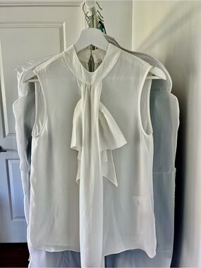 ICONIC brand - Sleeveless White Tie-Neck Blouse